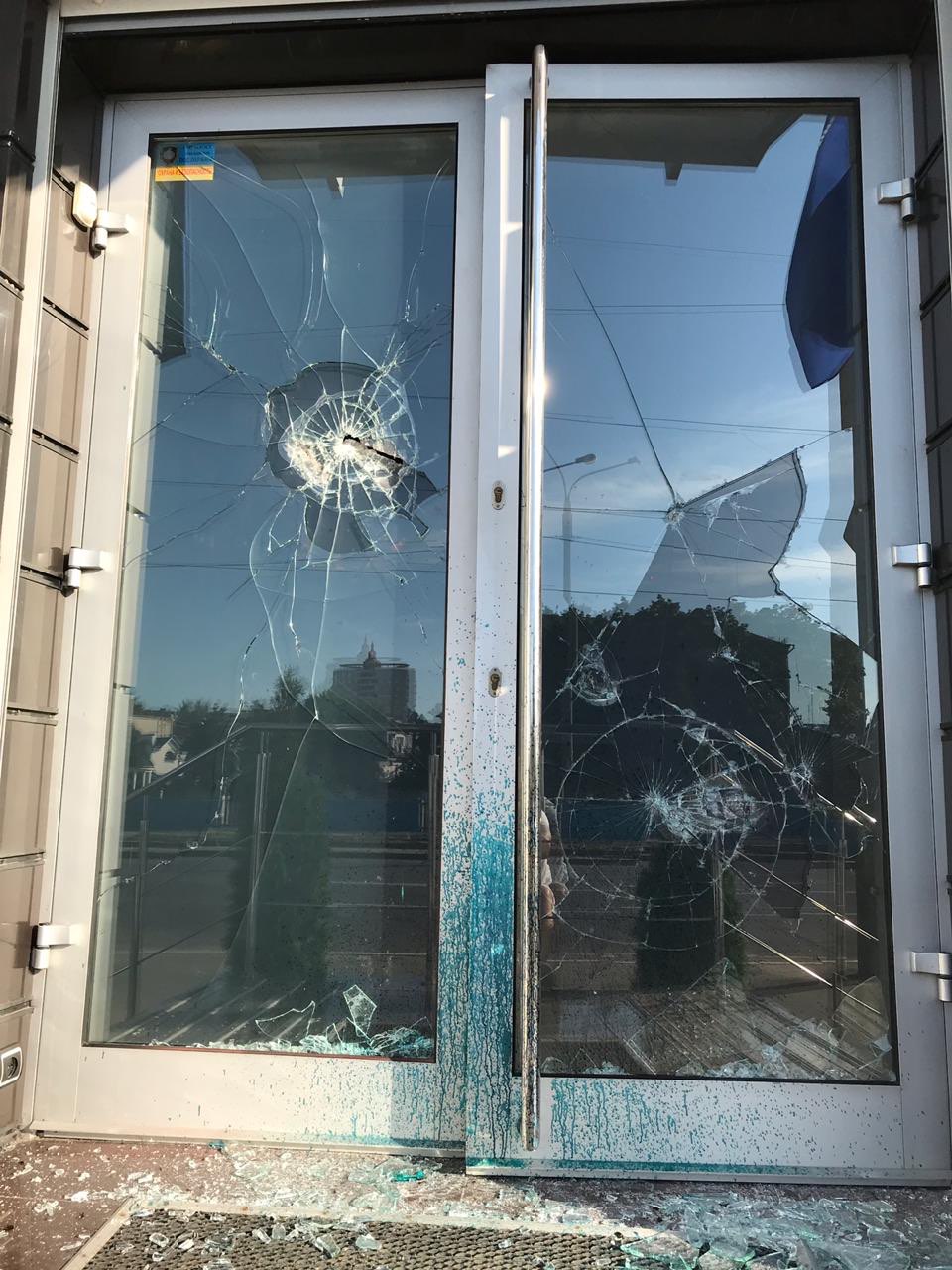 ОПЗЖ заявляє про напад радикалів на громадську приймальню в Харкові